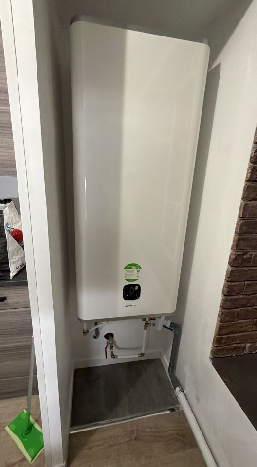 Photo réelle — Chauffe-eau plat installé à Jargeau à Jargeau