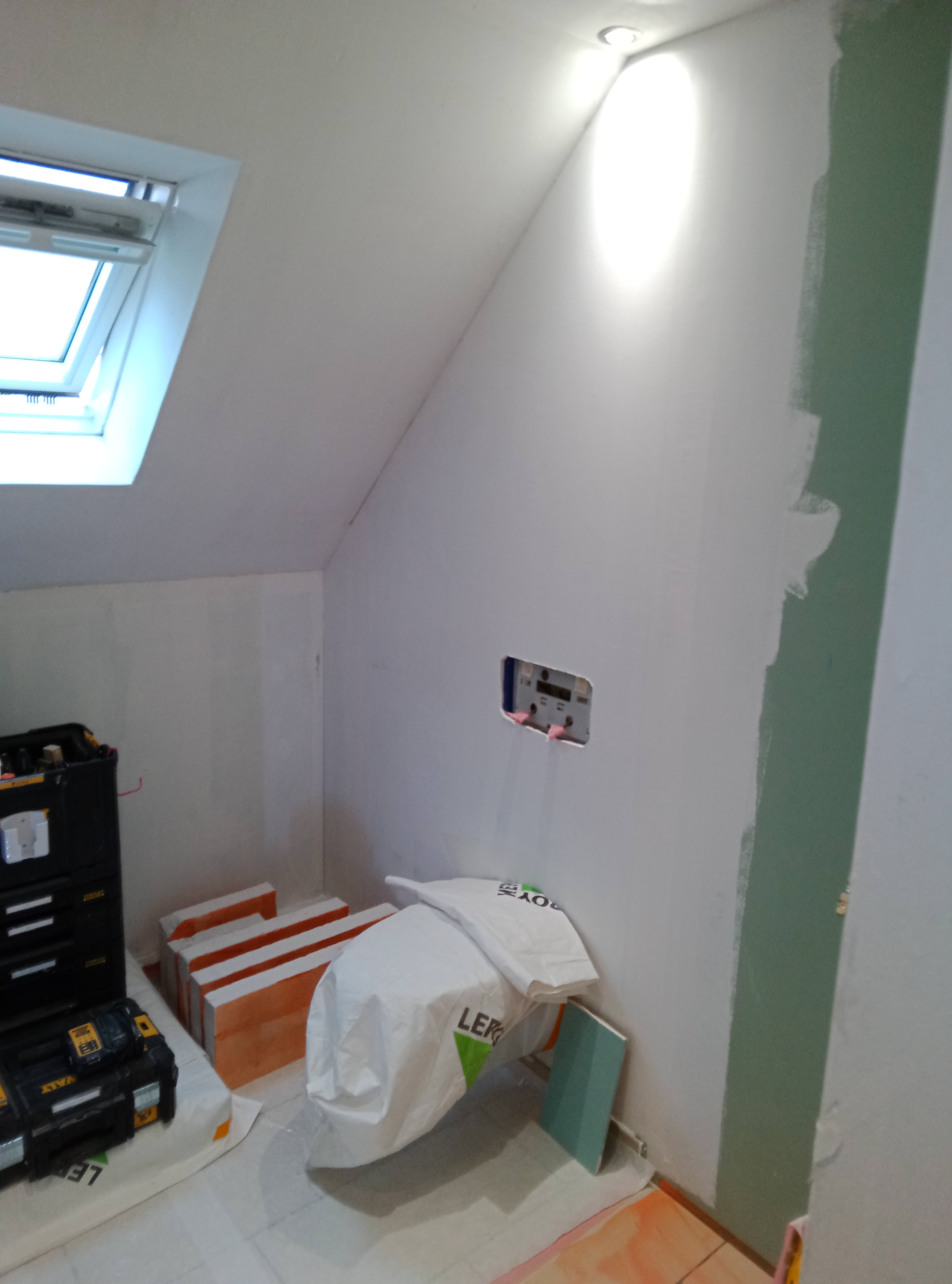 Photo du chantier — Fin de chantier : rénovation complète d'une salle de bains à Saint-Jean-de-Braye. Nous avons modernisé la pièce pour un espace plus agréable à Saint Jean de Braye
