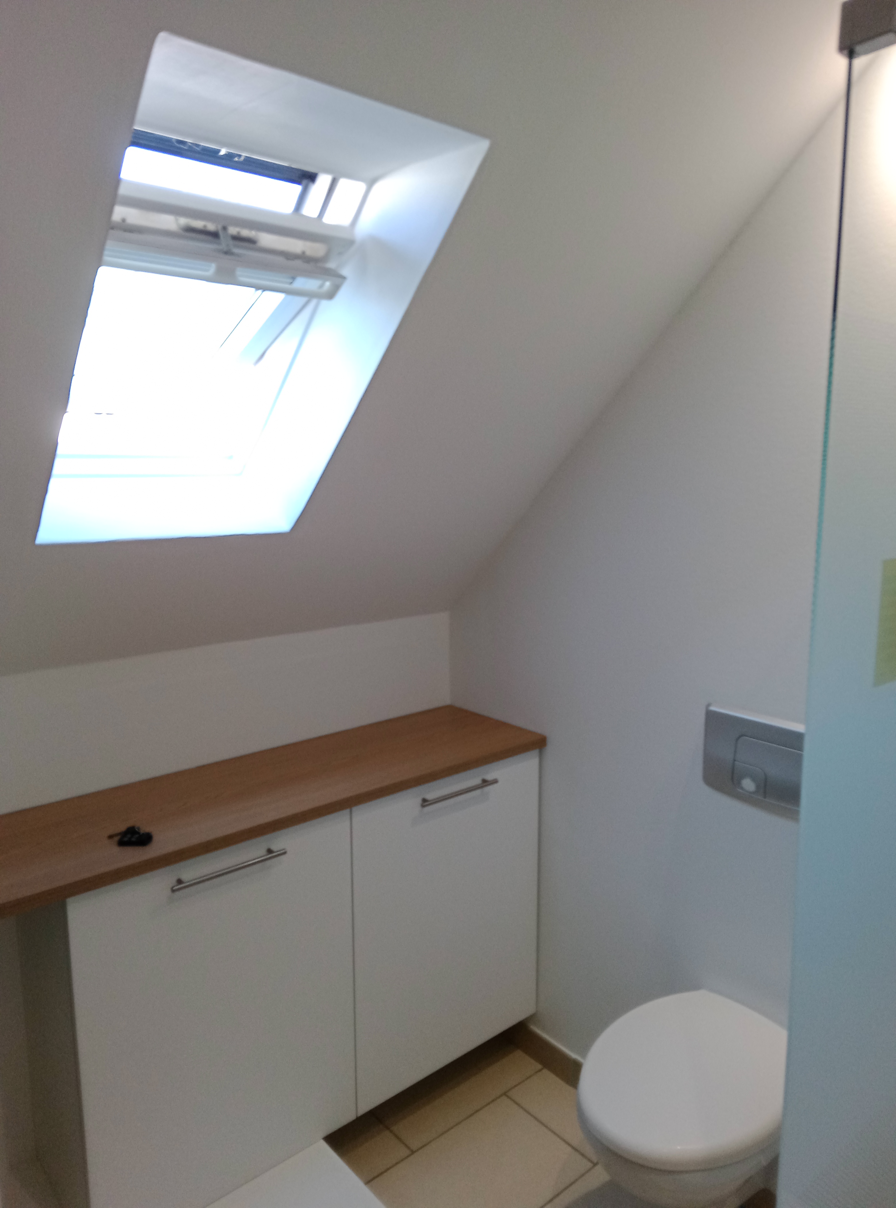 Photo du chantier — Fin de chantier : rénovation complète d'une salle de bains à Saint-Jean-de-Braye. Nous avons modernisé la pièce pour un espace plus agréable à Saint Jean de Braye